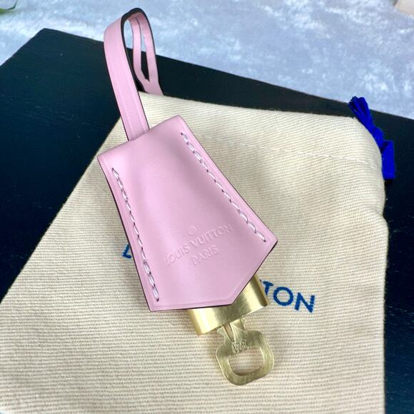 Louis Vuitton Lock and Key #321 in pink leather clochette lock holder fo… - Picture 1 of 5